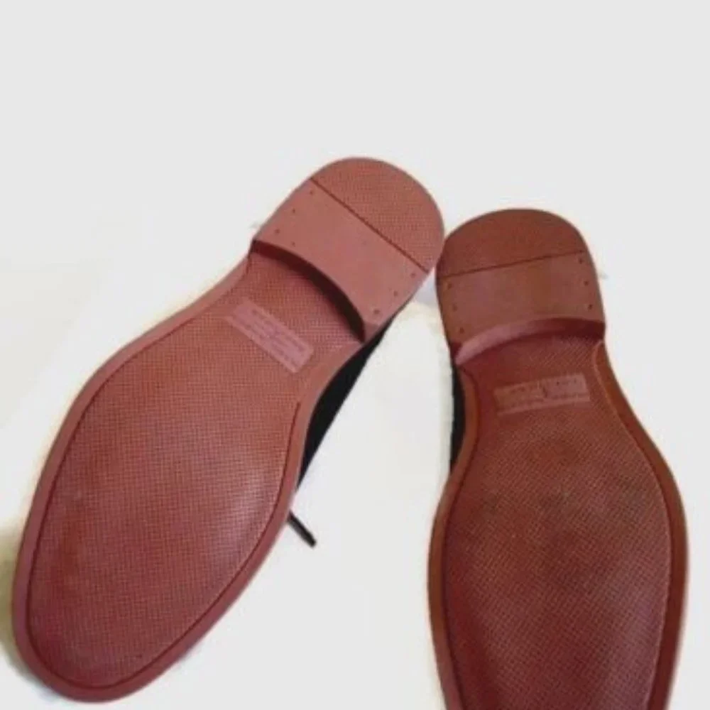 Skechers pair mark