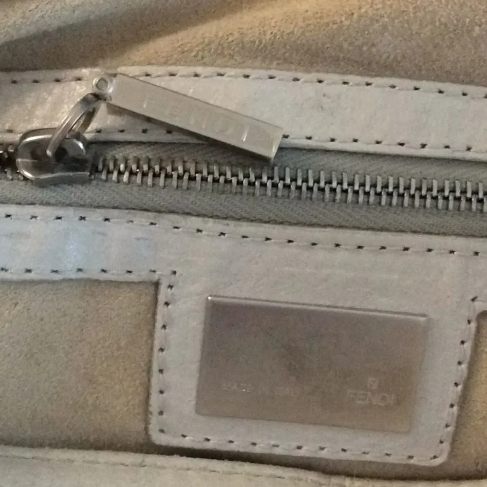 💞FENDI💞leather purse
