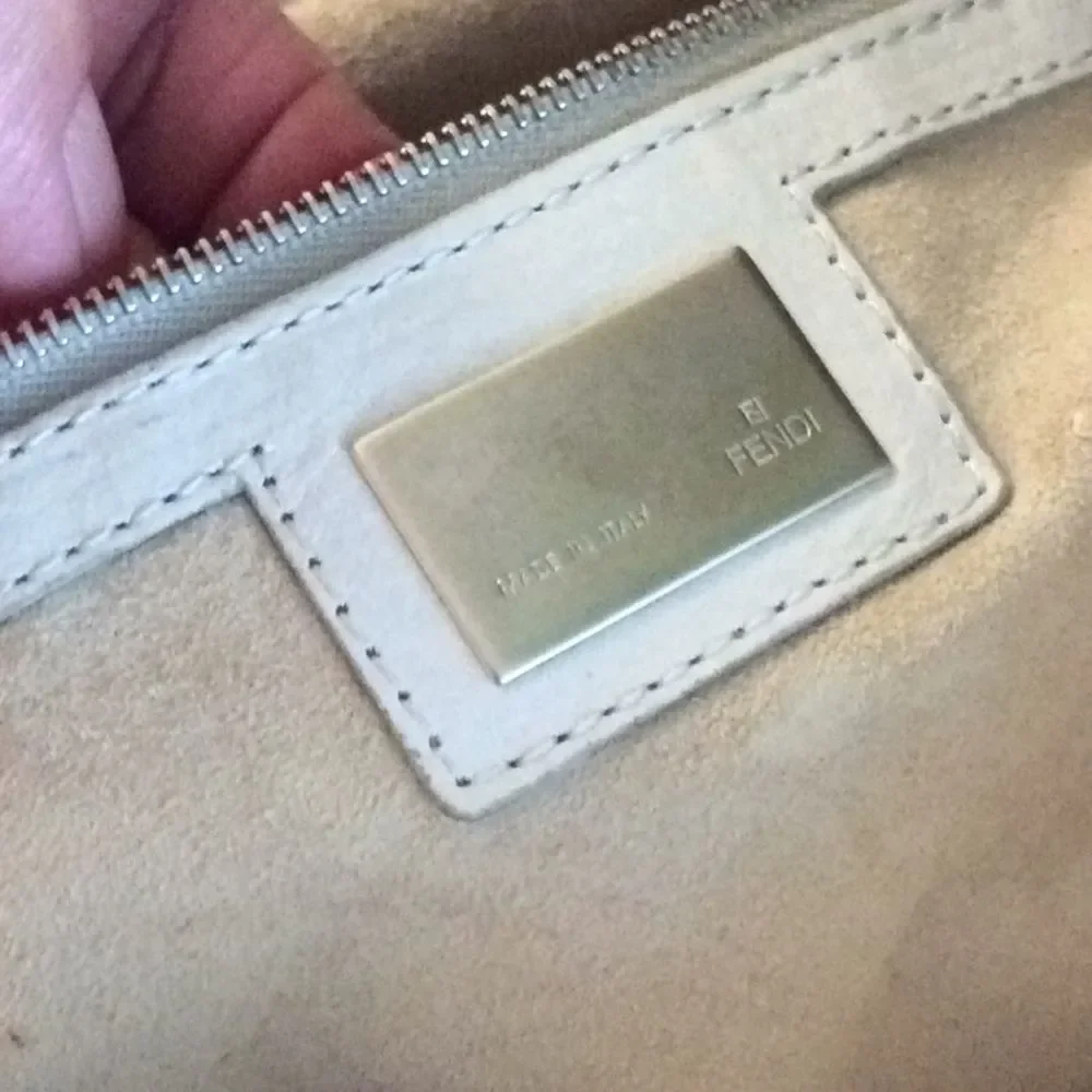 💞FENDI💞leather purse