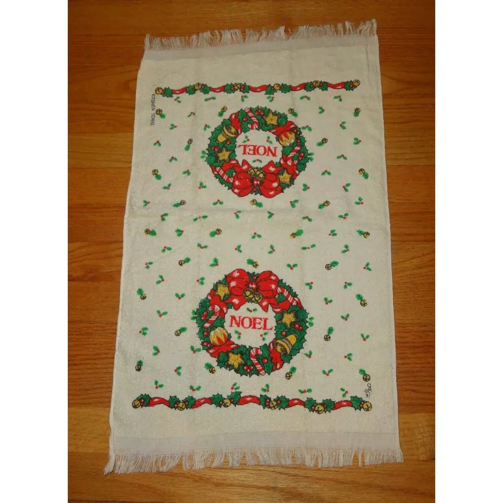 Vintage Christmas Hand Towel or Dish Towel Wreath Noel Holly kitsch mcm