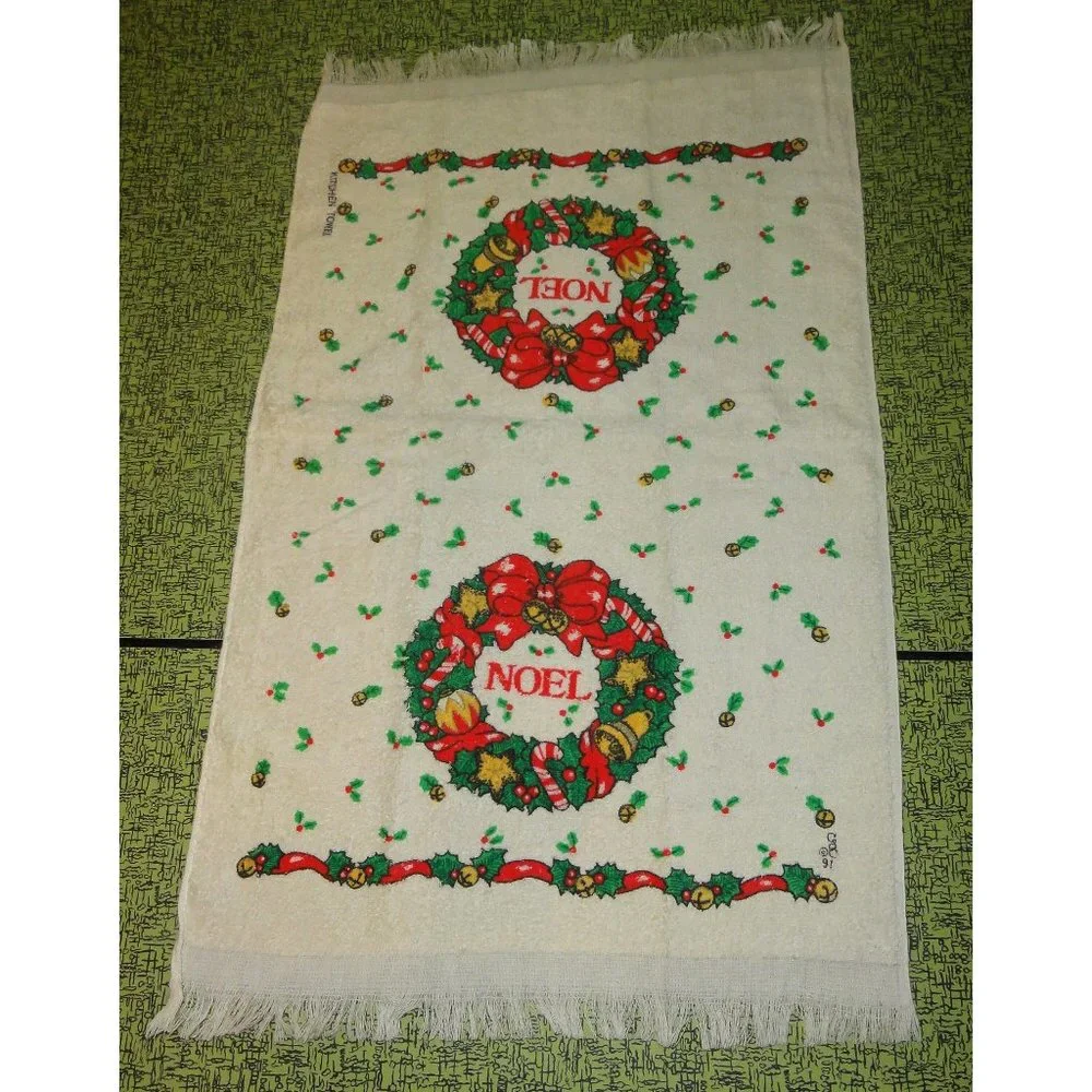 Vintage Christmas Hand Towel or Dish Towel Wreath Noel Holly kitsch mcm