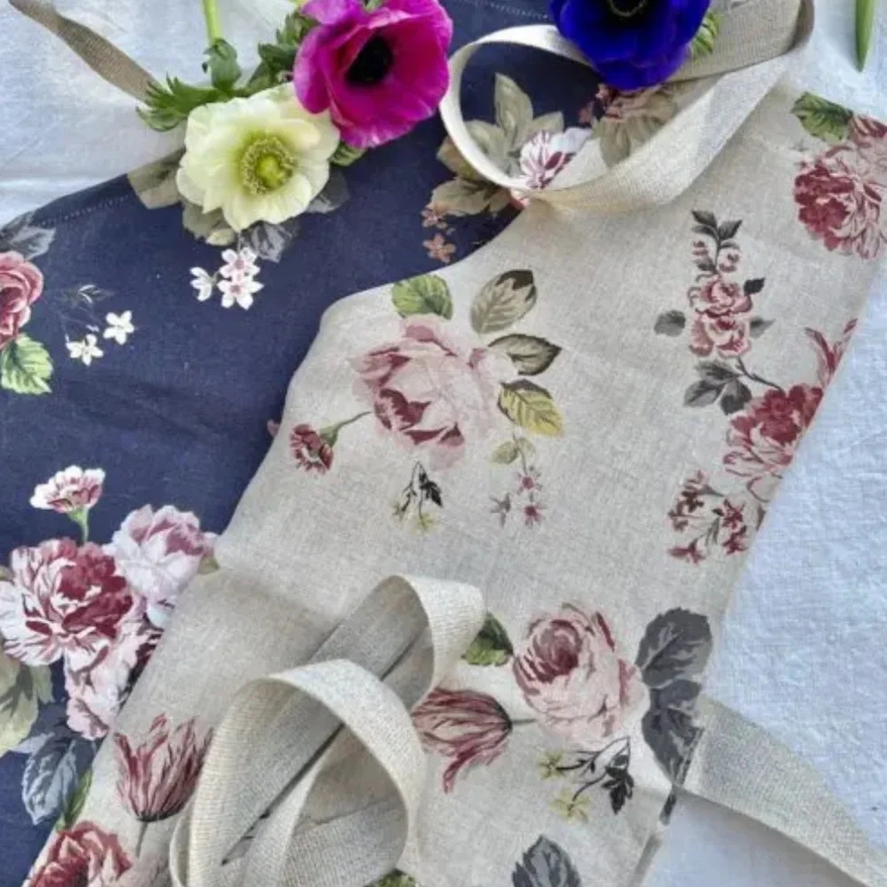 NEW MFCH Luxury French Linen Floral Apron NWOT Made by Charvet Éditions