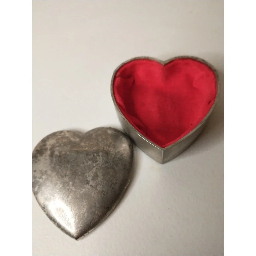 Unbranded vintage heart