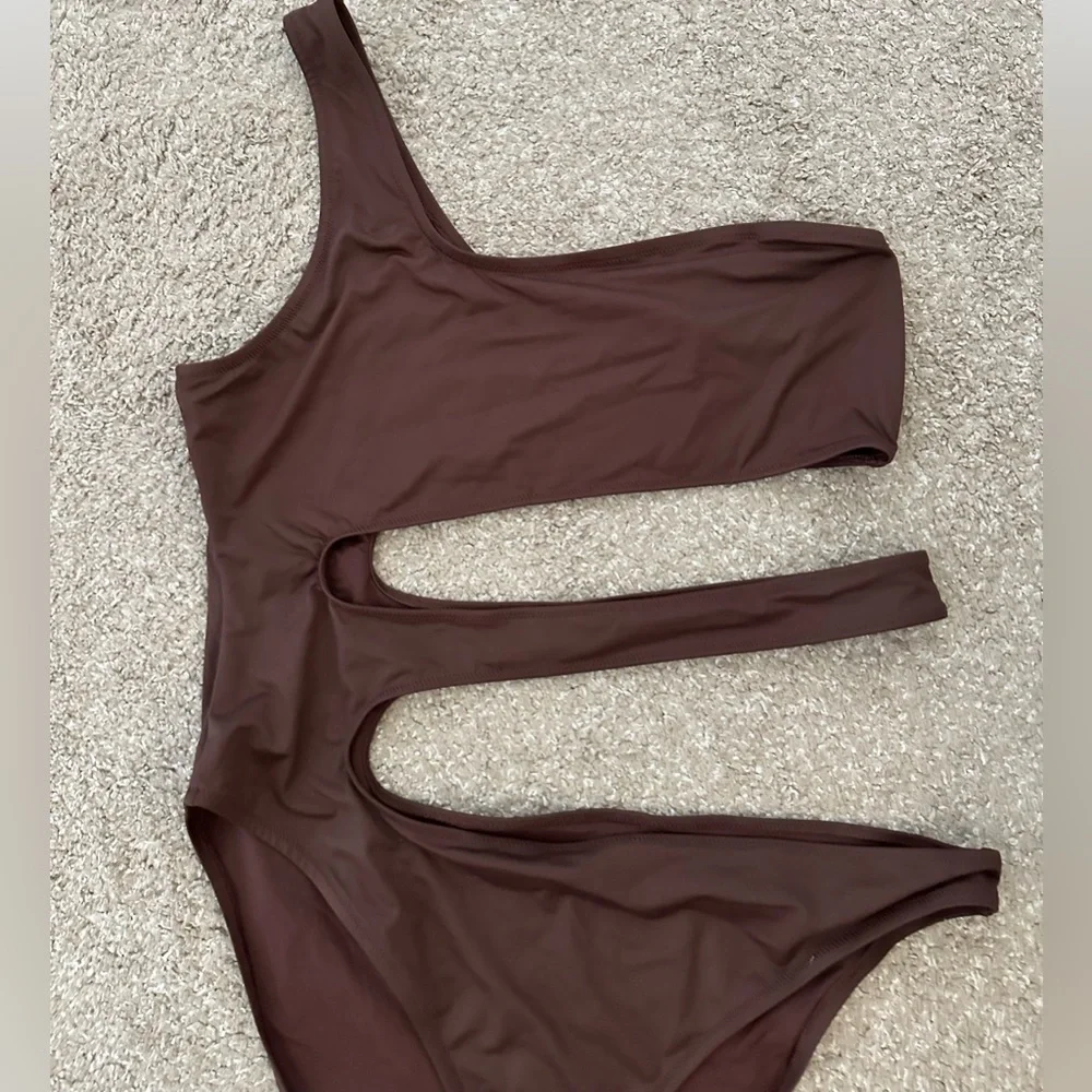 SKIMS nwt cocoa