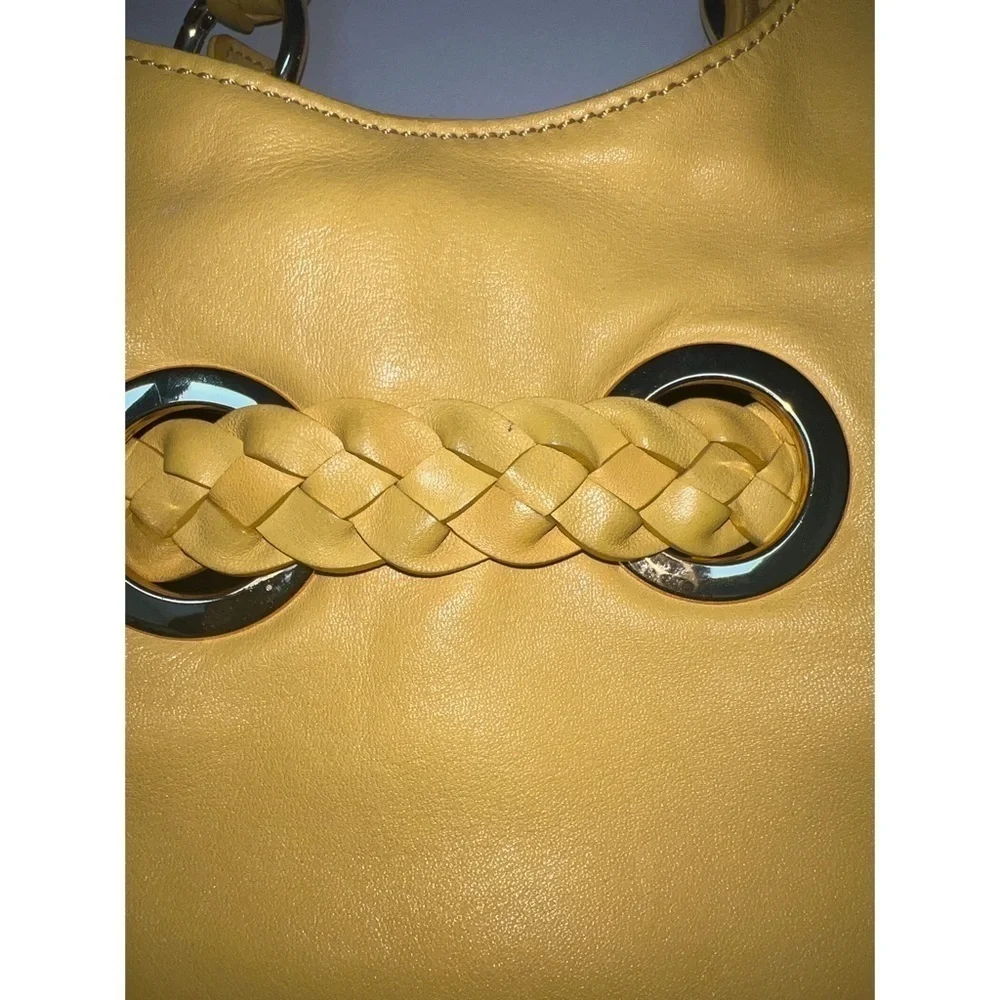MICHAEL KORS SIGNATURE YELLOW HANDBAG