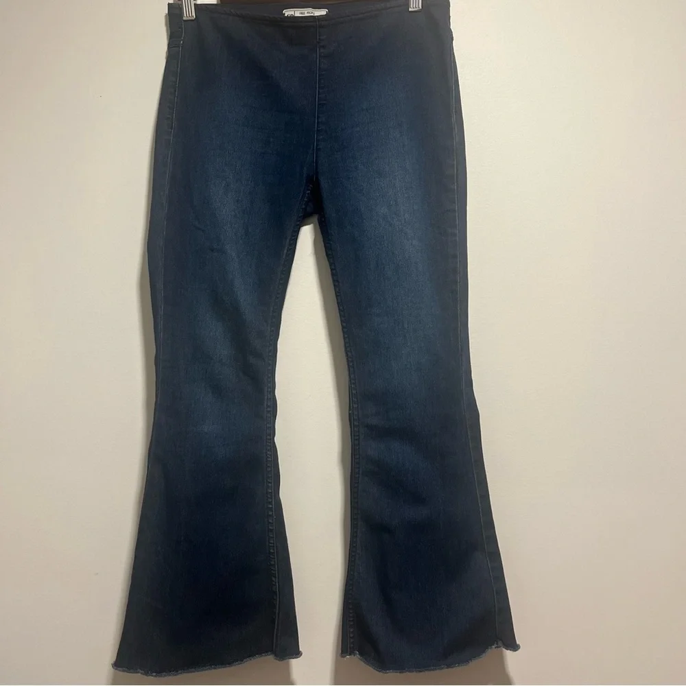 Free People Penny Pull On Flare Raw Hem Denim Jegging Stretch Jeans