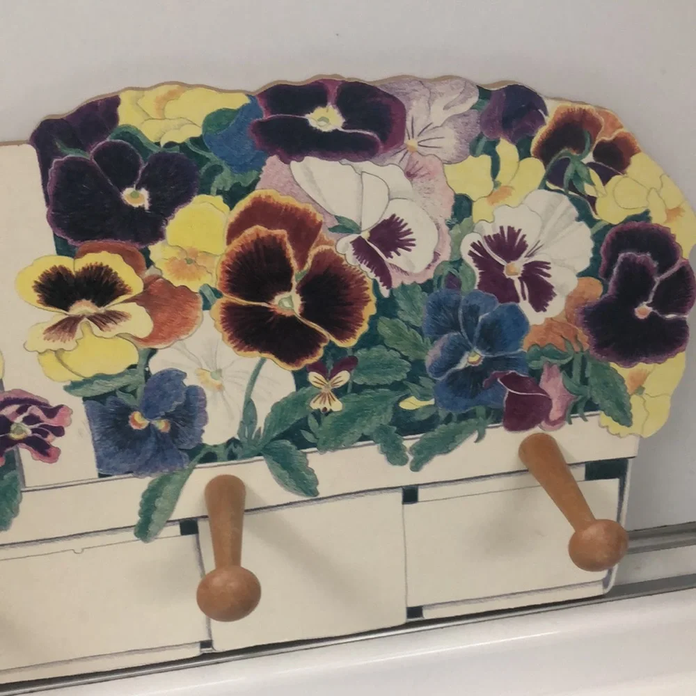 Boston Warehouse pansy basket