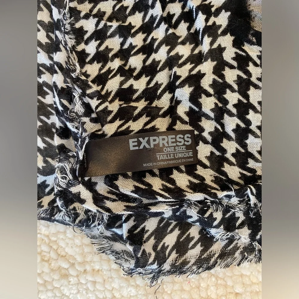 Express black white