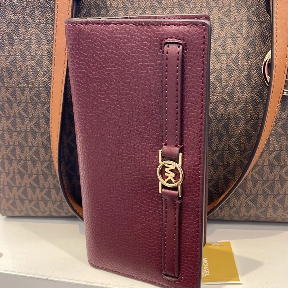 Michael Kors Reed Large Bifold Pebbled Leather Snap Wallet Card Case Oxblood