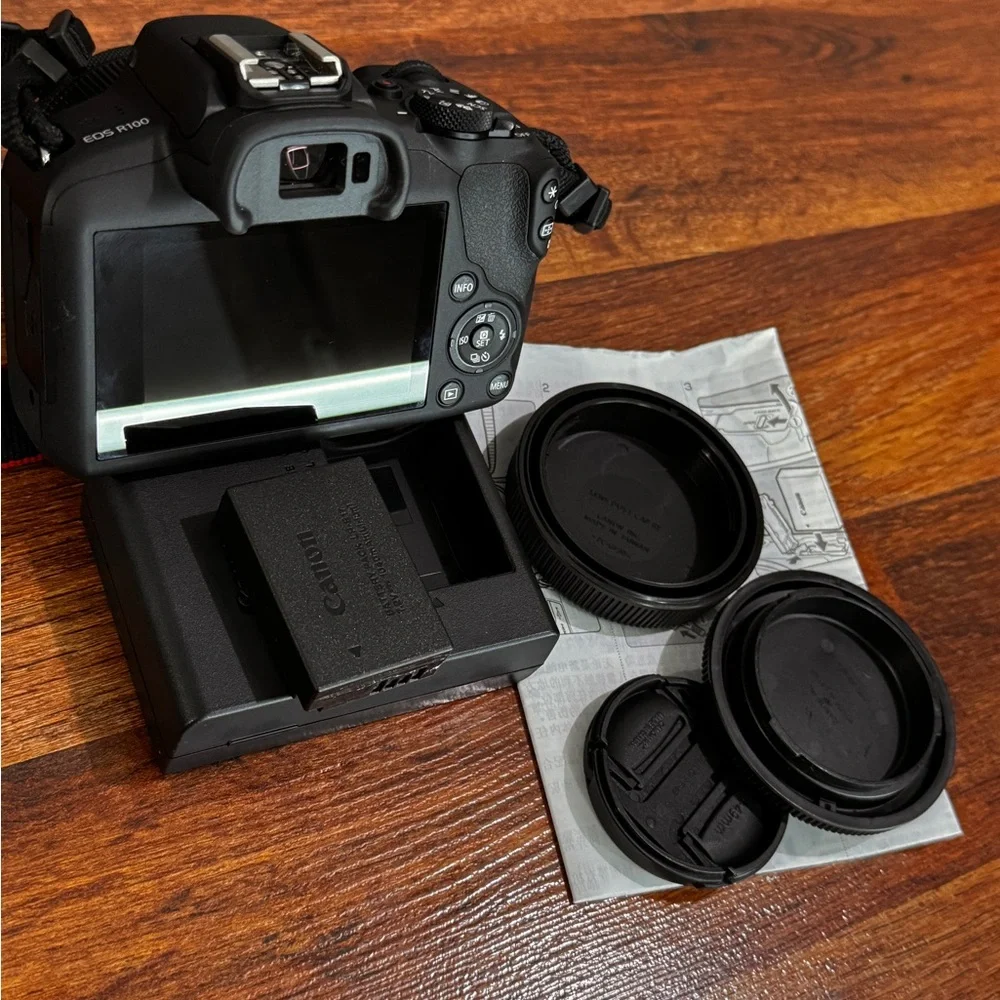 Canon eos r100