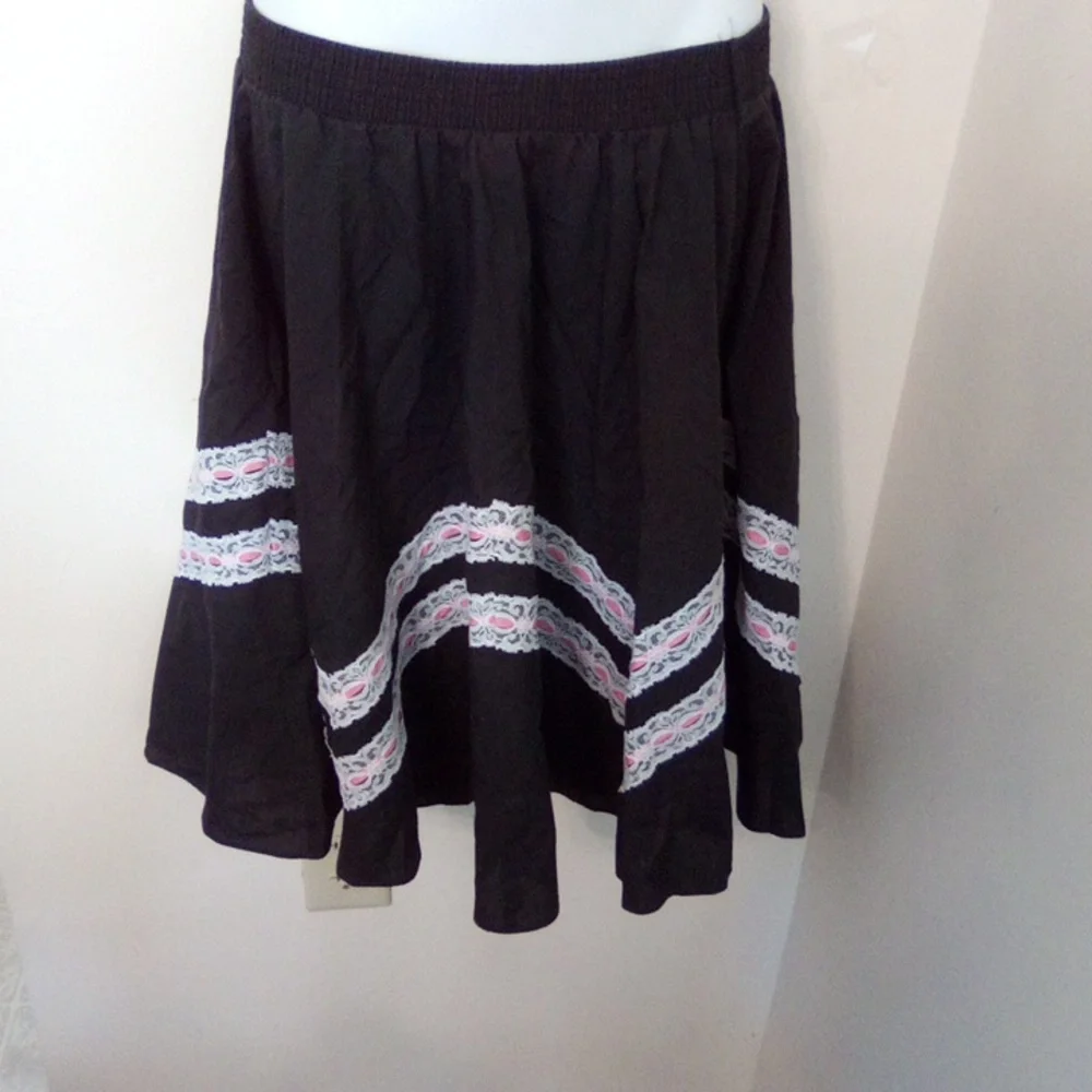 UNBRANDED elegant black