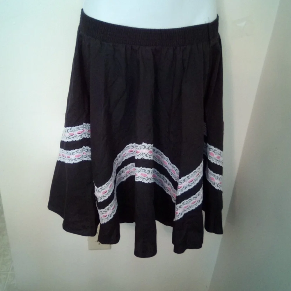 UNBRANDED elegant black
