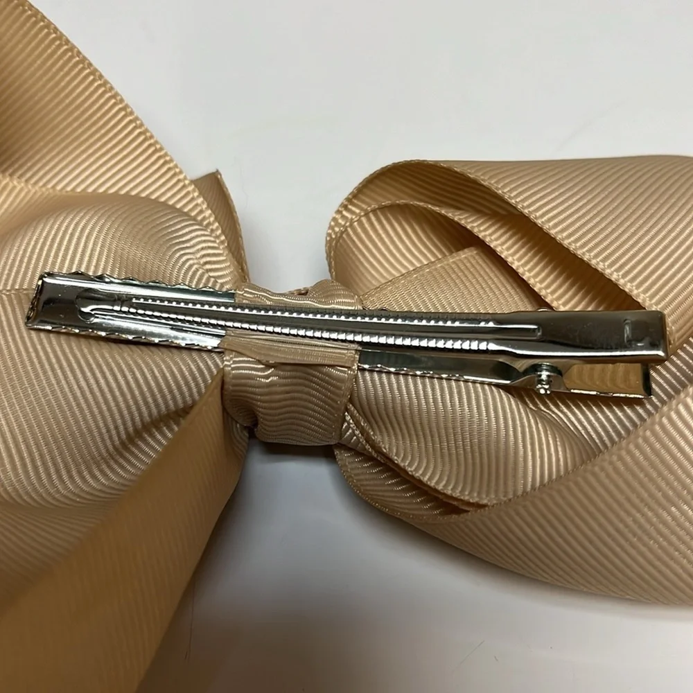 D’Bello tan bow berette