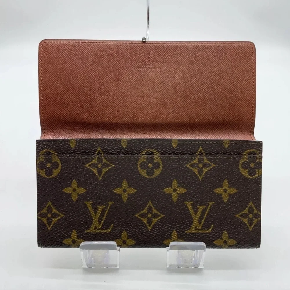Louis Vuitton authentic perfect