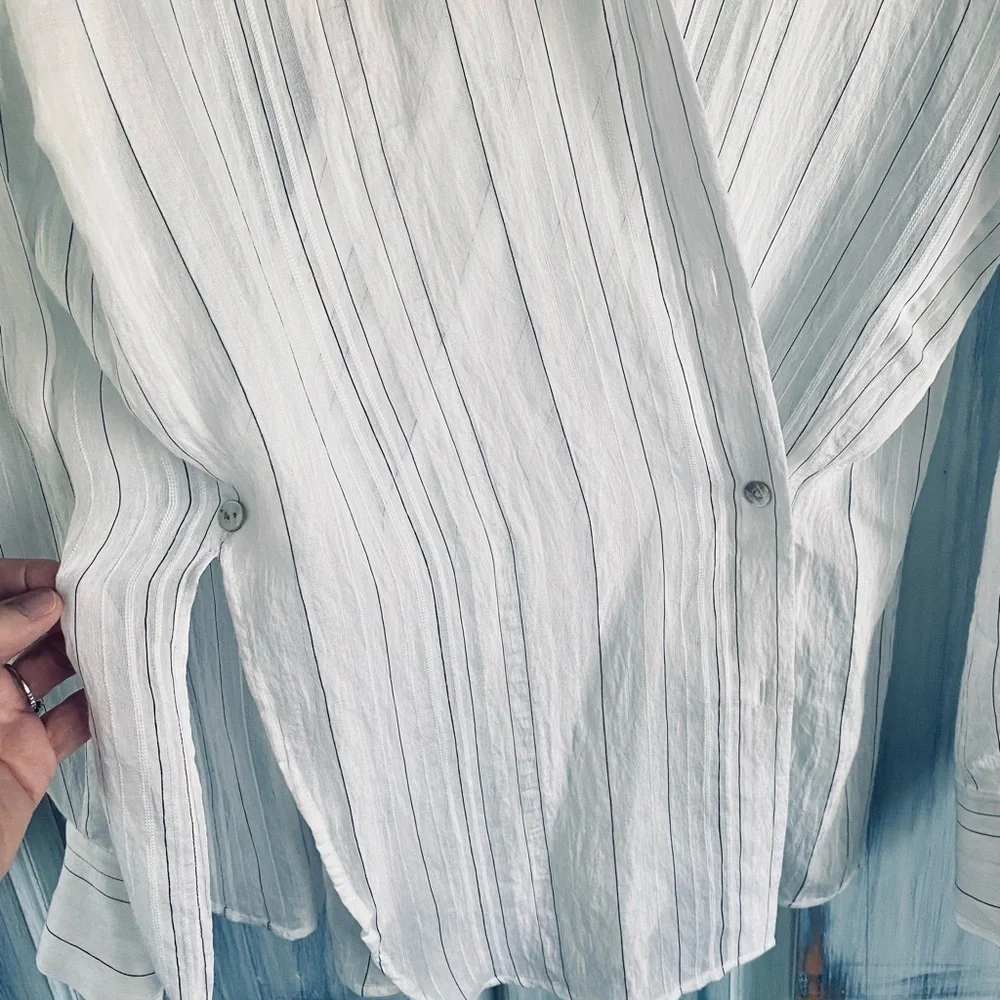 Drapey Stripe Convertible Button-down Shirt In Optic White/ Black