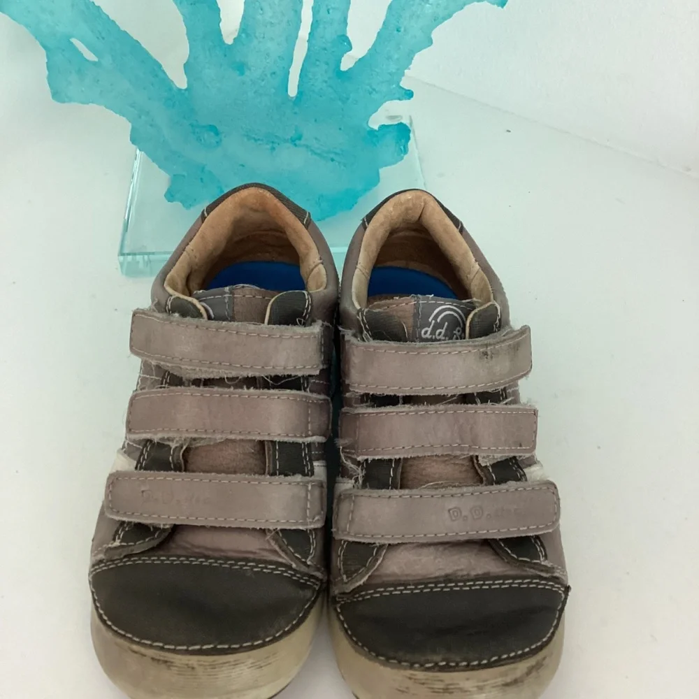 REDUCED D.D.STEP Boys Tan Leather Padded Arch Support Shoes Sneakers Sz EU 30