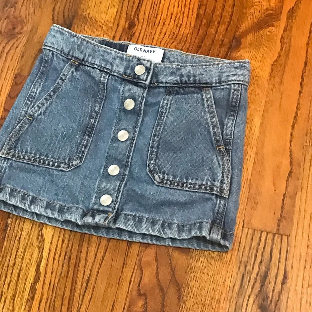 Old Navy Blue Jean Denim Skirt Girls 4 / 5 XS Extra Small Snap Close Pockets