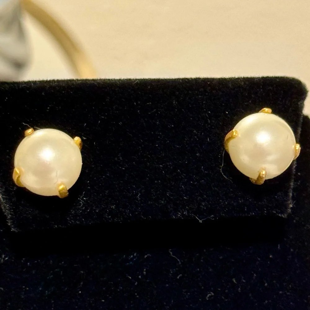 Large Pearls in Gold Claw Setting Women’s Earrings