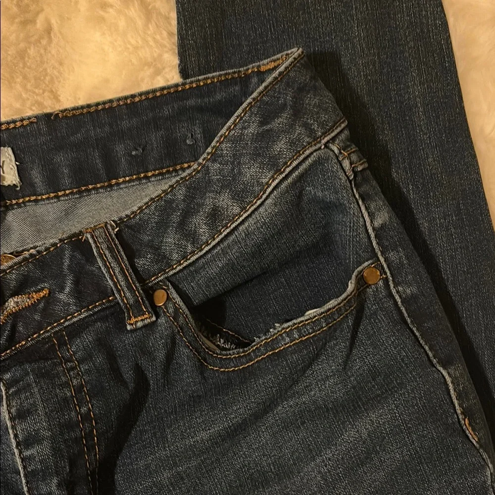 Artisan Ny right comfortable leg