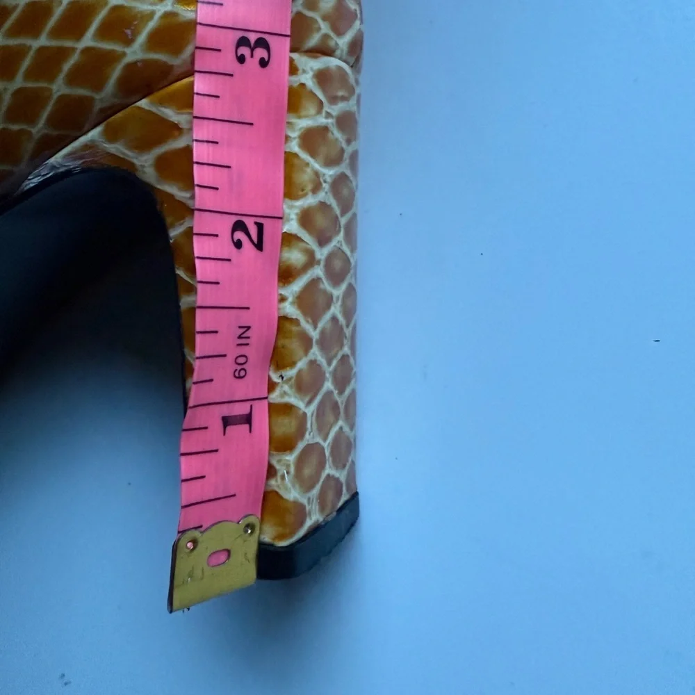 Stuart Weitzman stuart weitzman