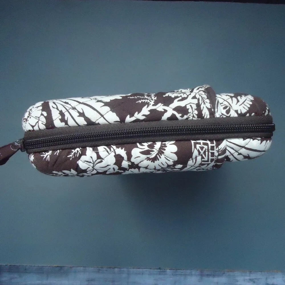 Vera Bradley laptop computer travel hardshell case.