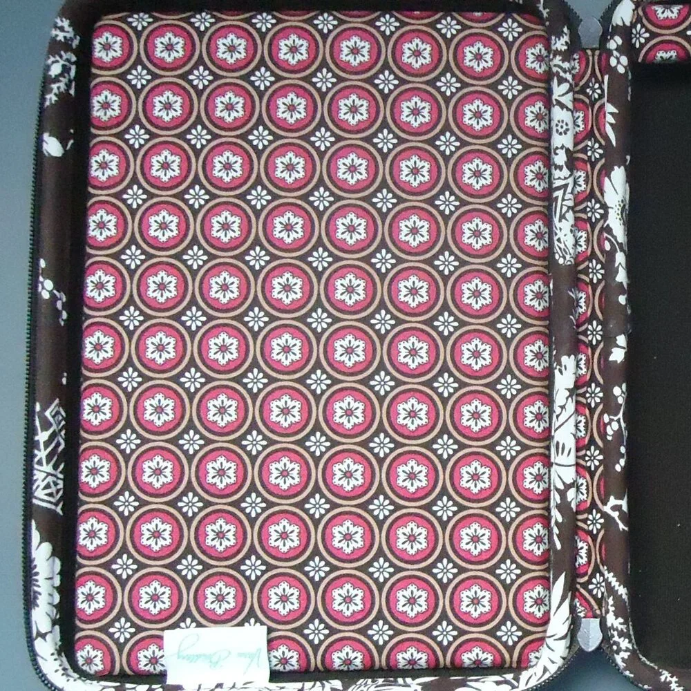 Vera Bradley laptop computer travel hardshell case.
