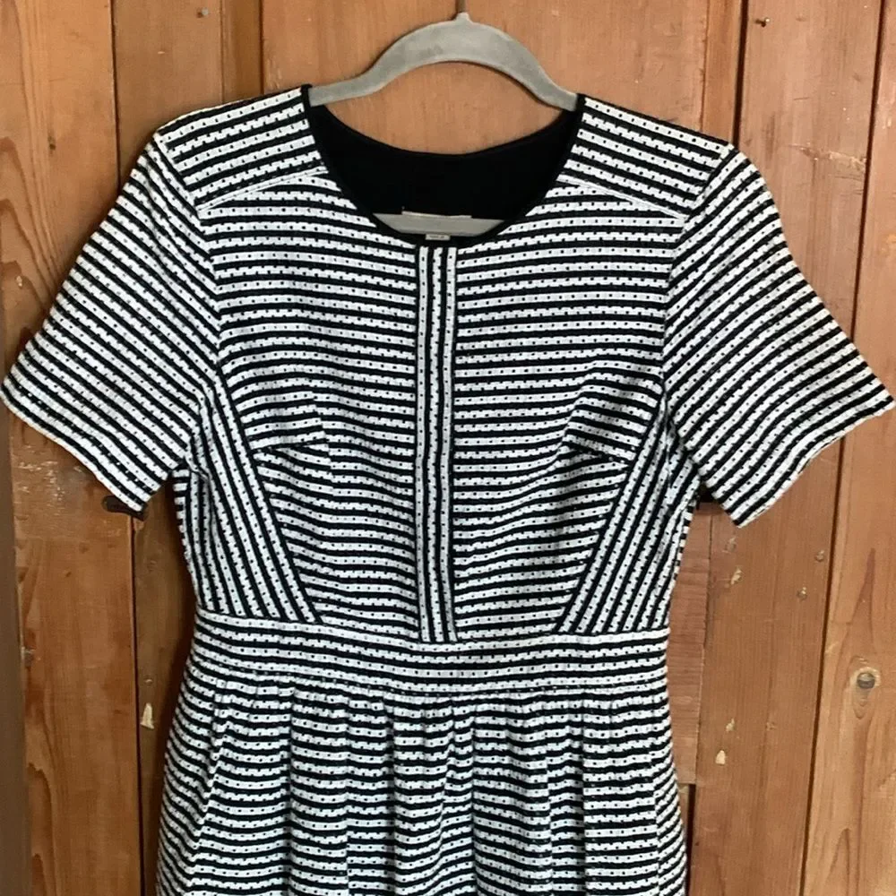 Burberry full waist sleeve
