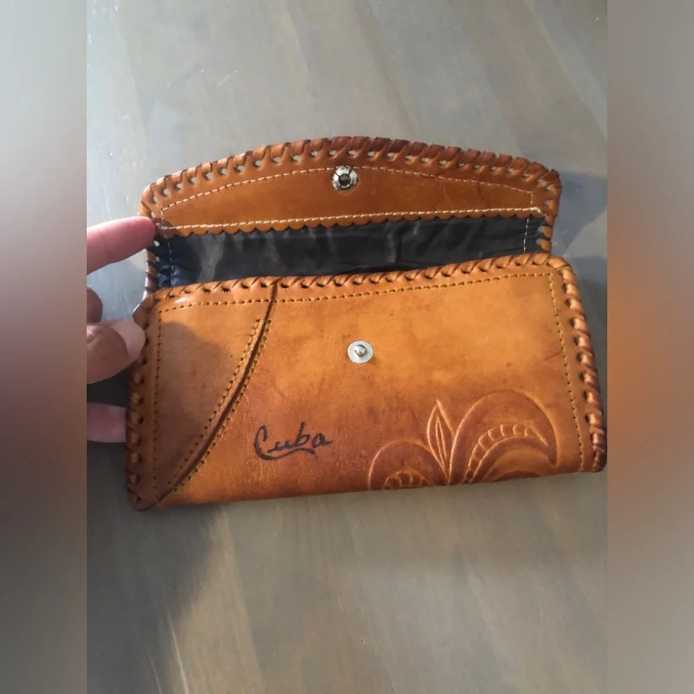 N/A elegant brown