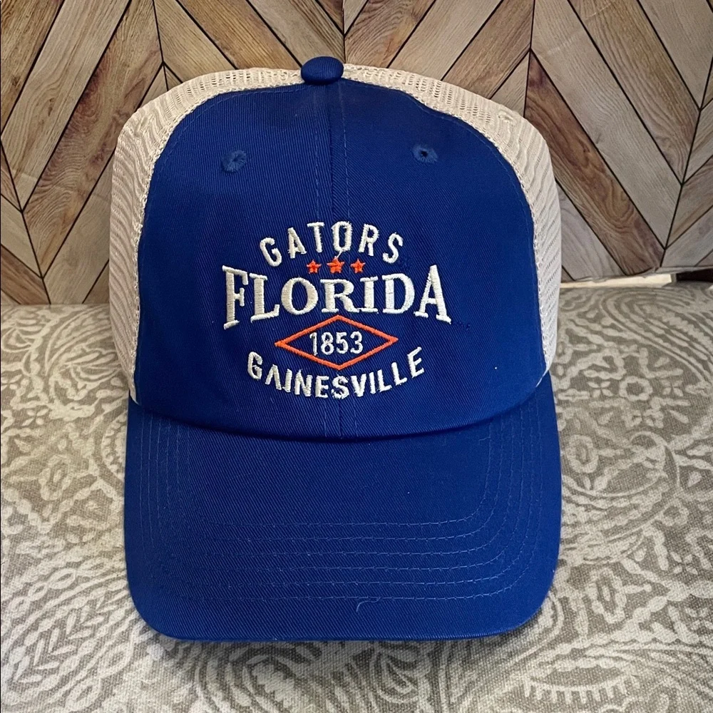 NWT‎ Florida Gators Gainesville mesh snap back Cap