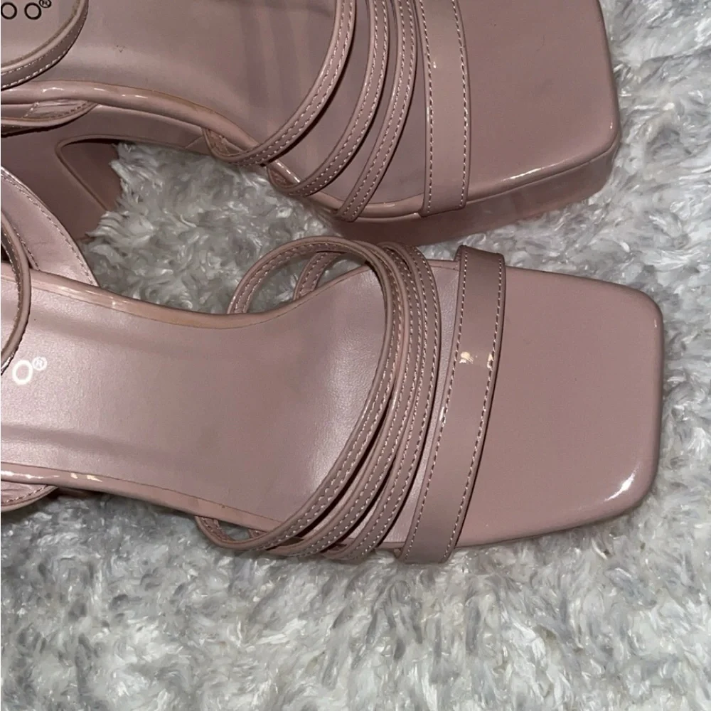 Bamboo Woman Chunky Platform Heels size 7 Pink color strap heel 4 inch
