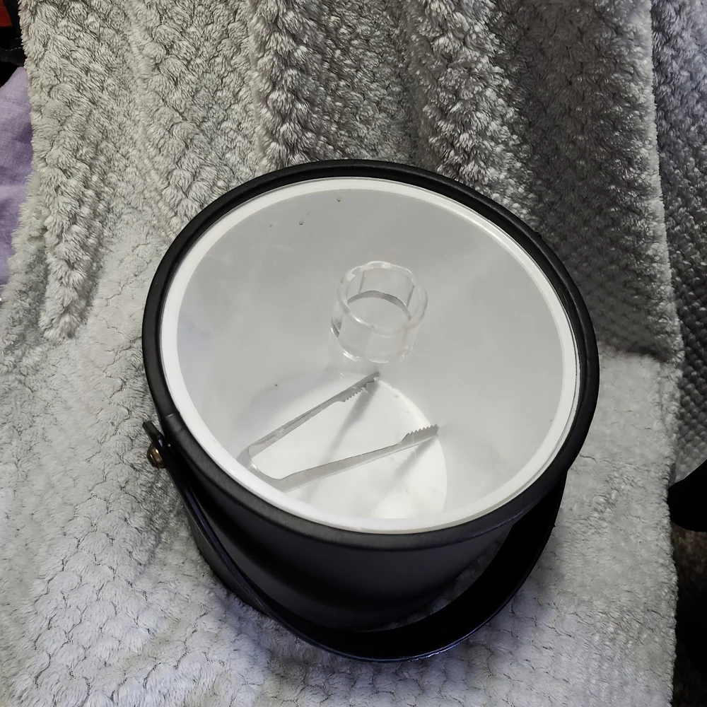 Ice mr bucket