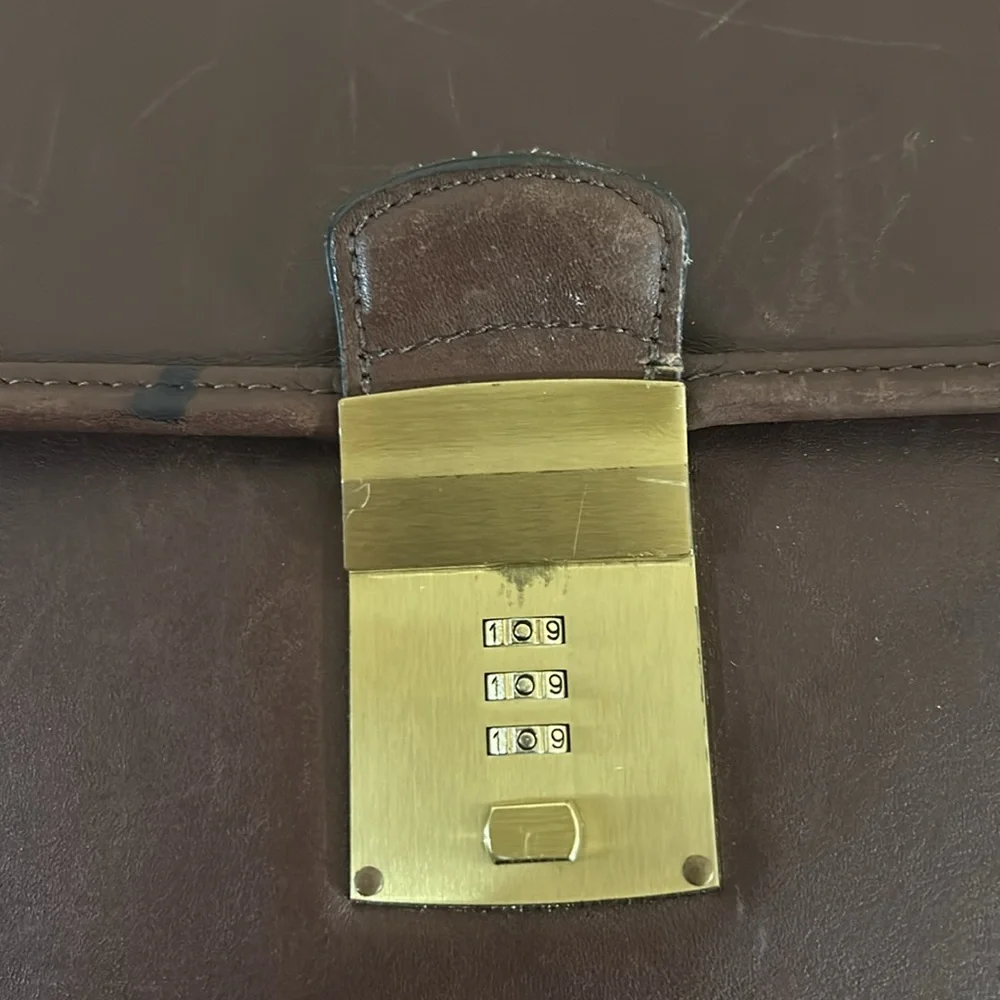 Coach elegant brown
