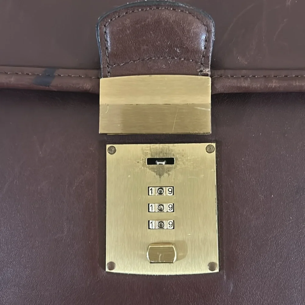 Coach elegant brown