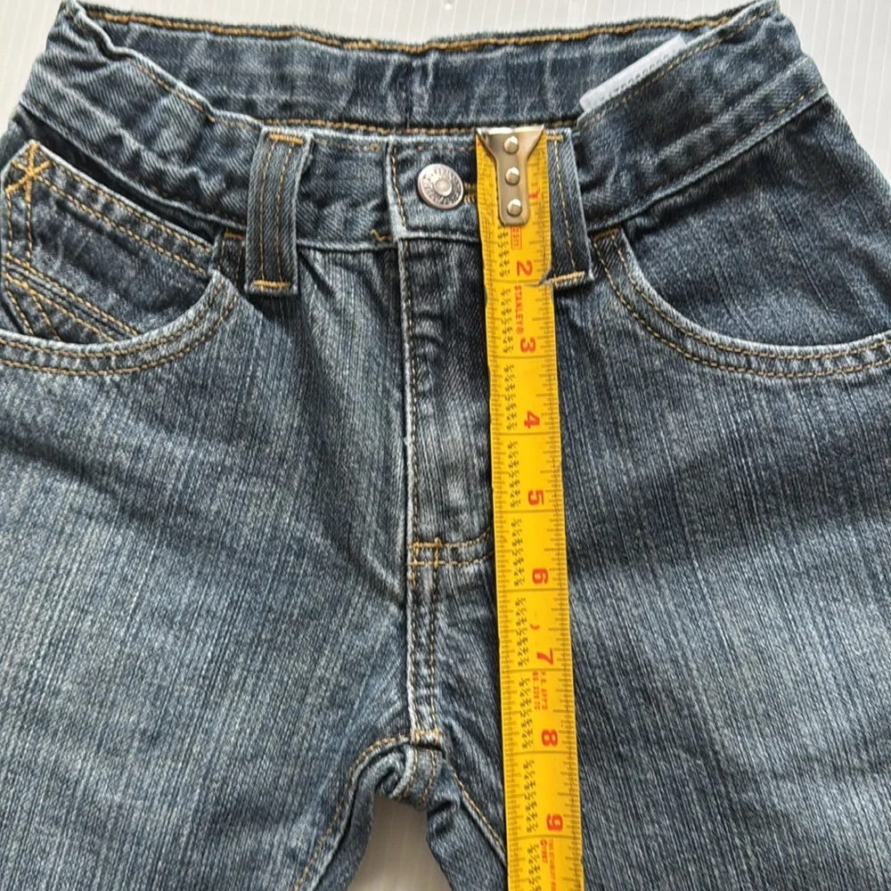 Wrangler 100% cotton, 5 pockets jeans.  Boys size 10 slim