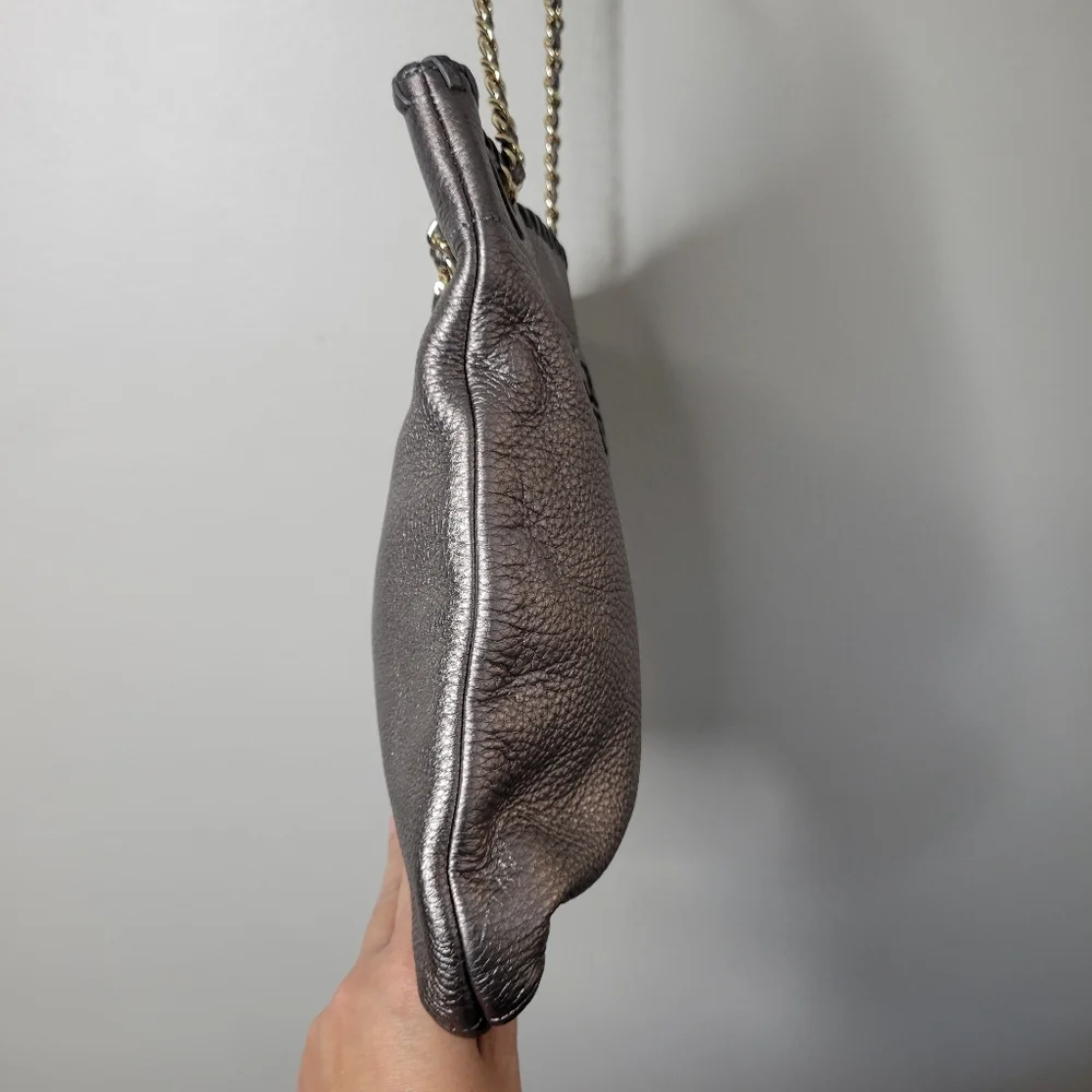 Tory Burch Metallic Gray Pebbled Leather Pursr