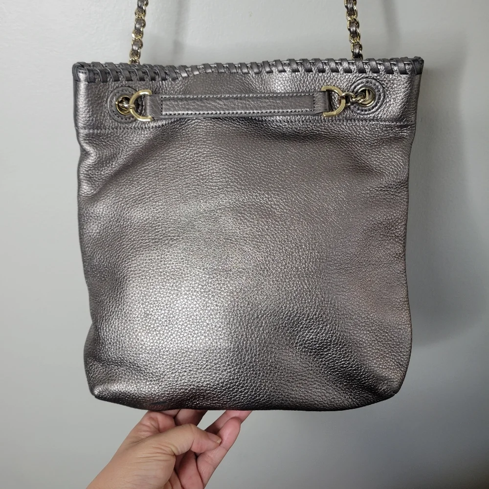 Tory Burch Metallic Gray Pebbled Leather Pursr
