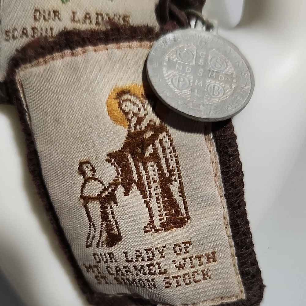 The Unbranded Brand brown scapular