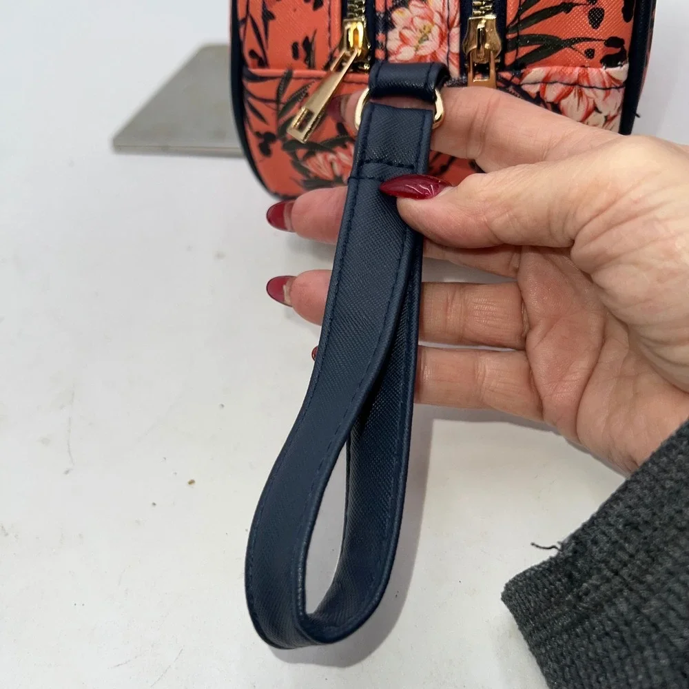 Nicole Miller New York carry your