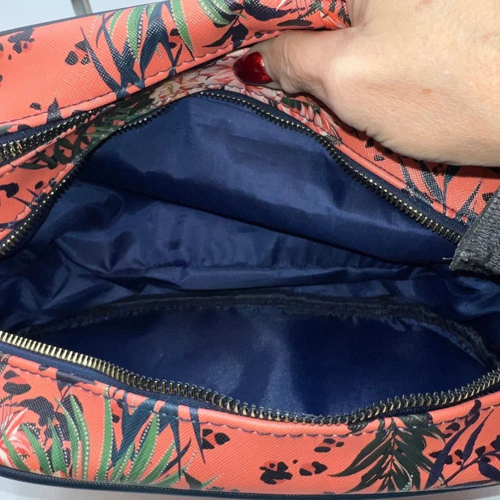 Nicole Miller New York carry your