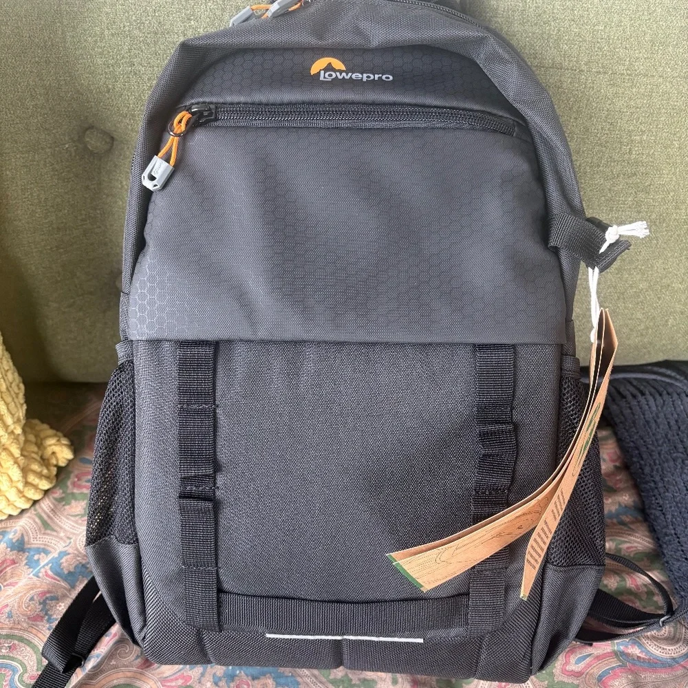 NWT Lowepro Adventura Go BP 150 Backpack (Black, 11 L)