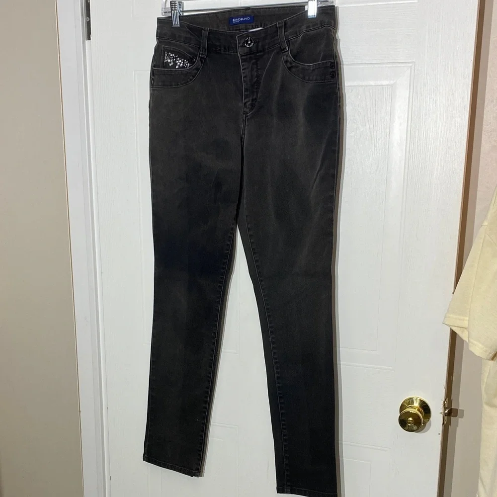 💚Bandolino Women's size 8 Jeans with embellishments