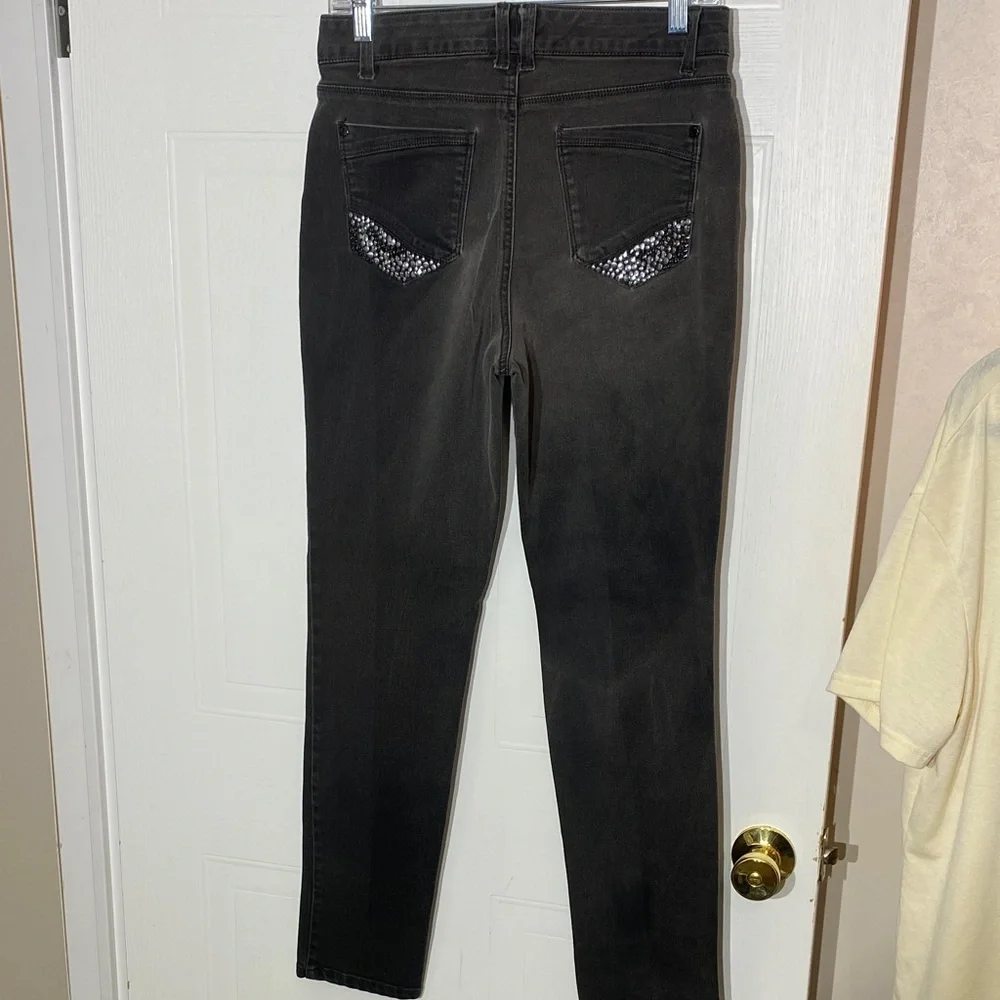 💚Bandolino Women's size 8 Jeans with embellishments