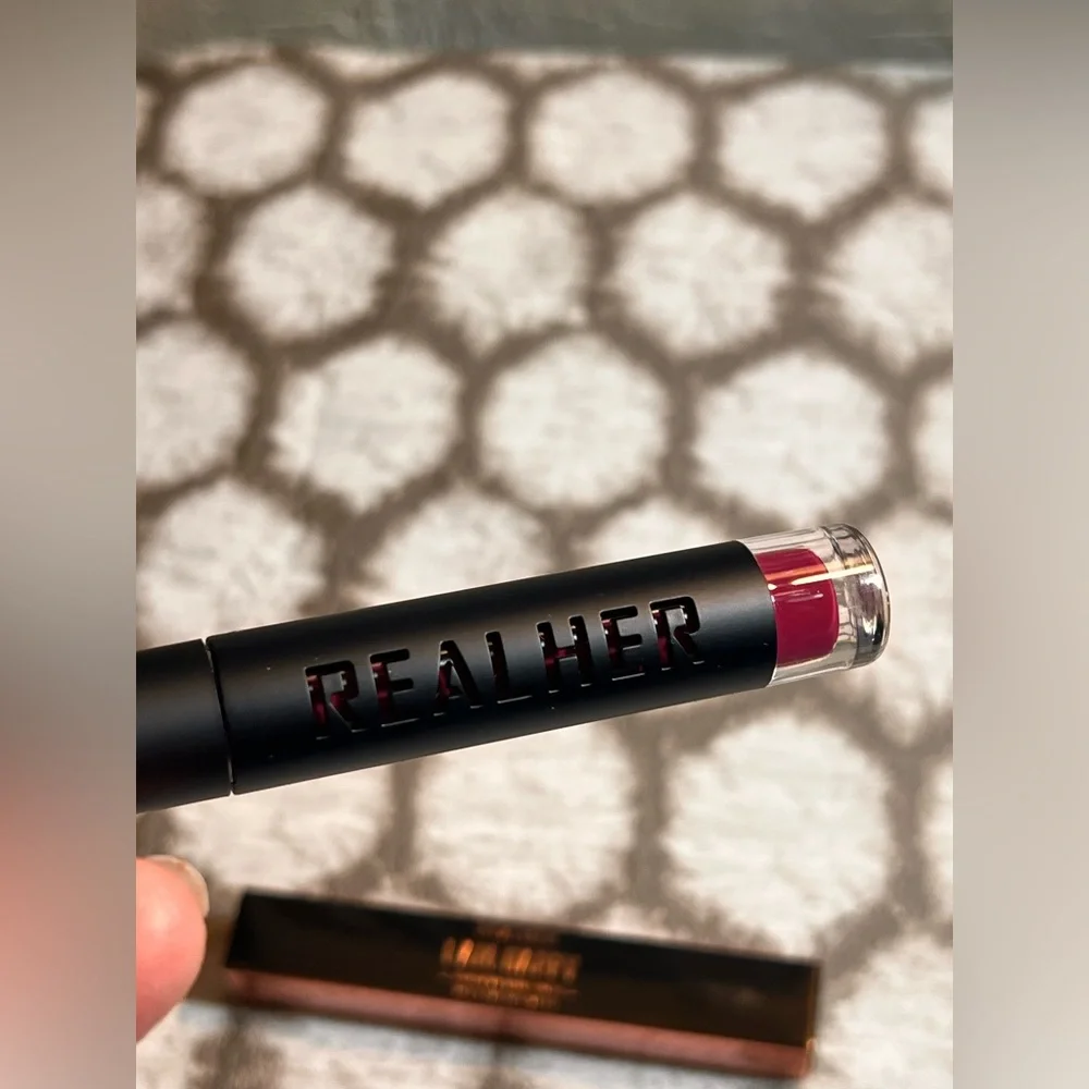 RealHer I Am Happy Color Rich Lip Gloss Rich Cranberry