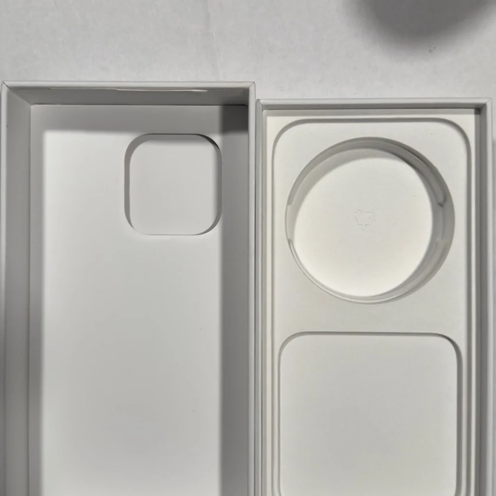 Apple empty iphone
