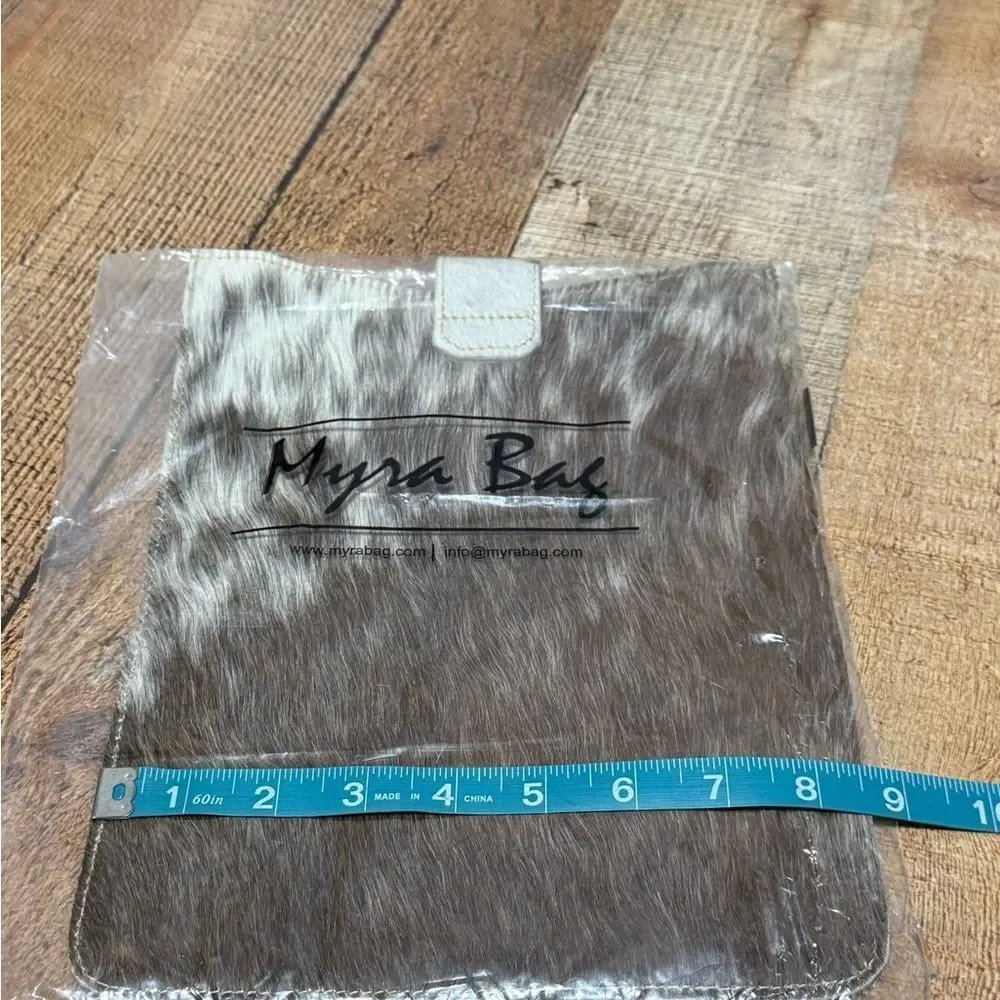 Myra Bag pattern hair