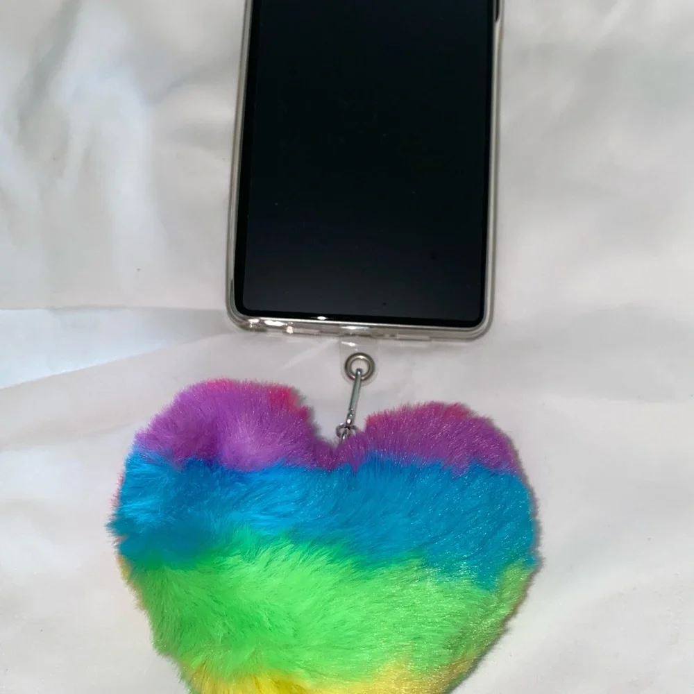 Cell universal case pad hand holder 3D furry squishable heart RAINBOW design