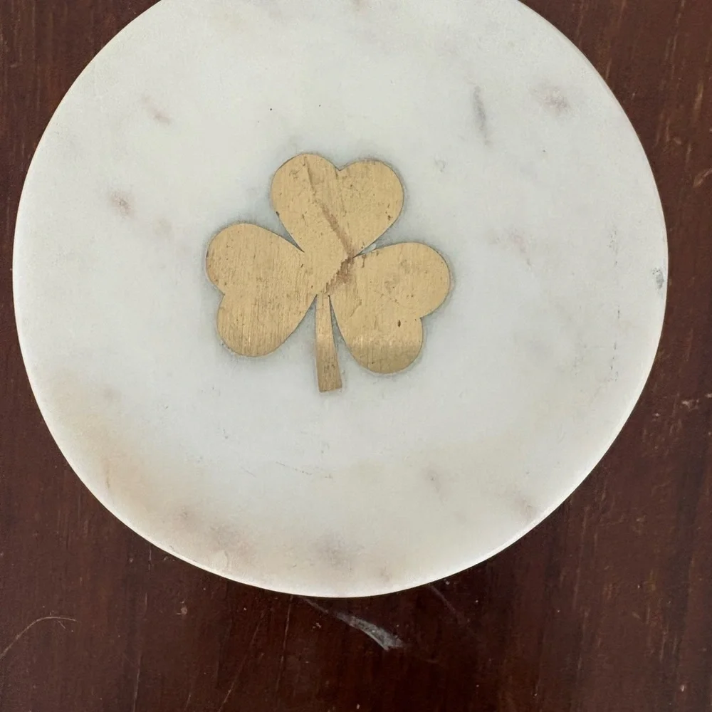 Set of 4 coasters with gold shamrocks