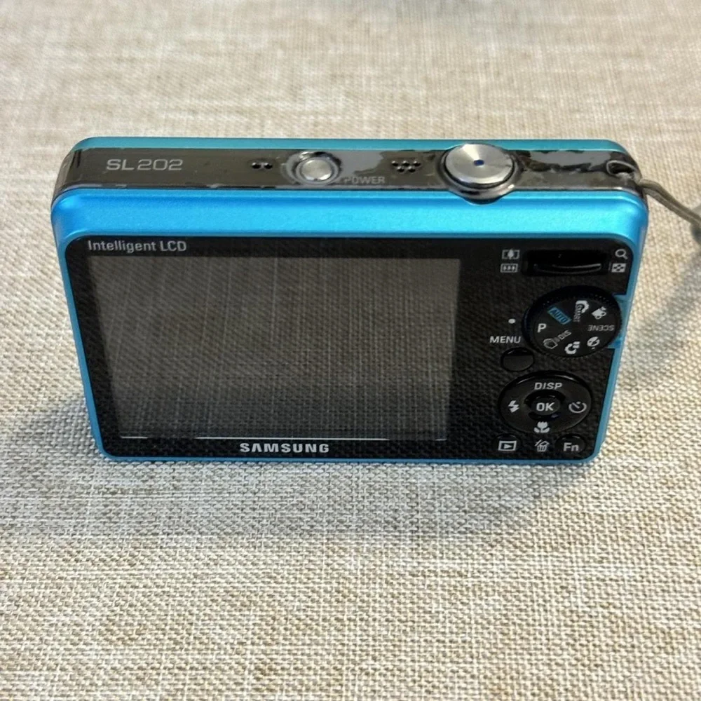 Samsung sleek camera