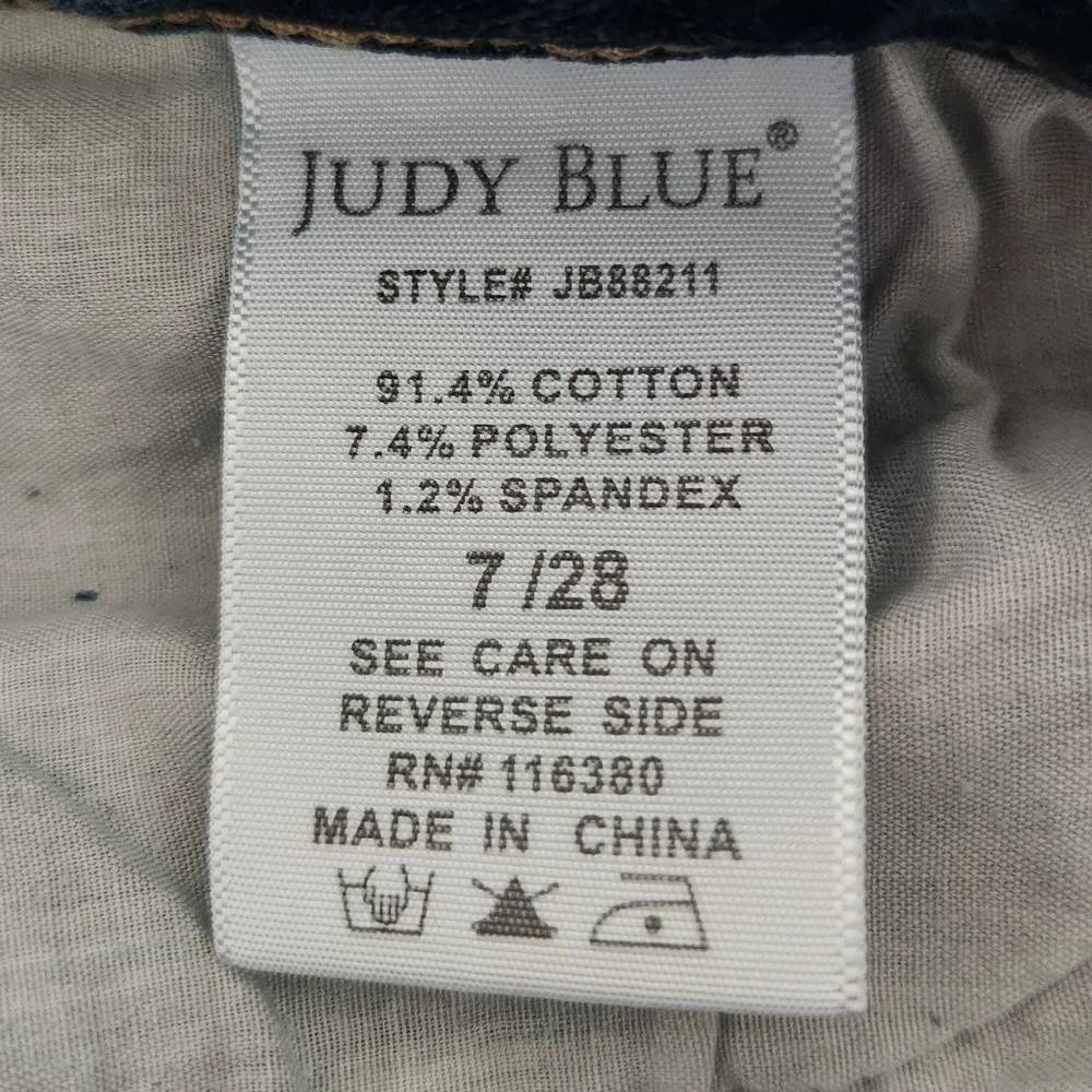 Judy Blue Capri Fit