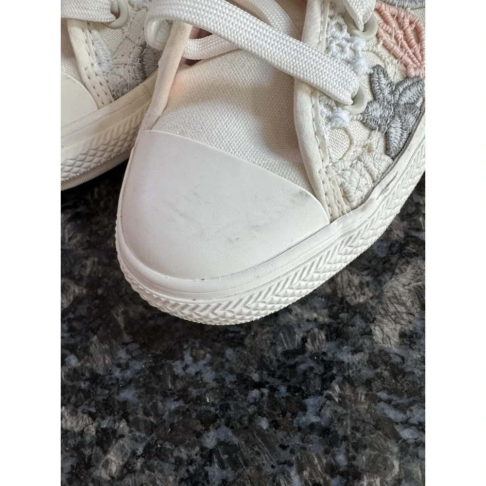 Converse brand new